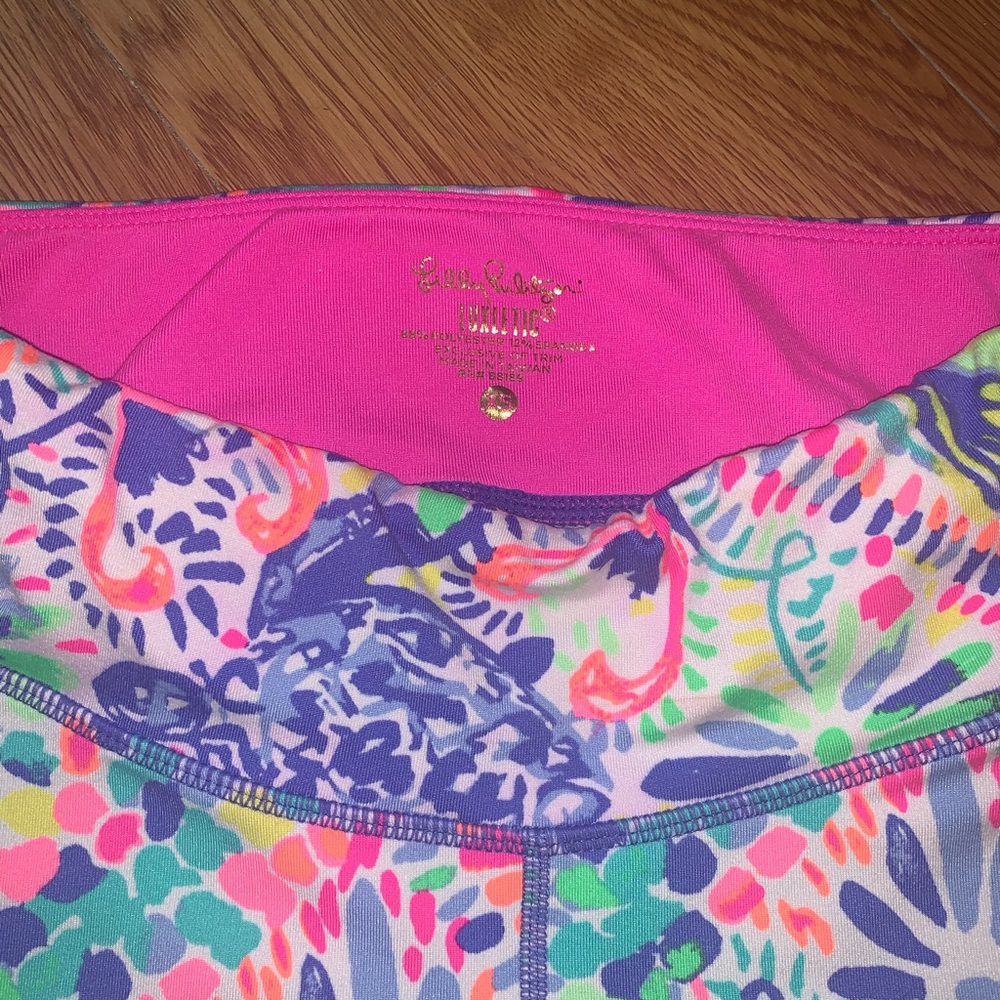 Lilly Pulitzer athletic leggings with pockets